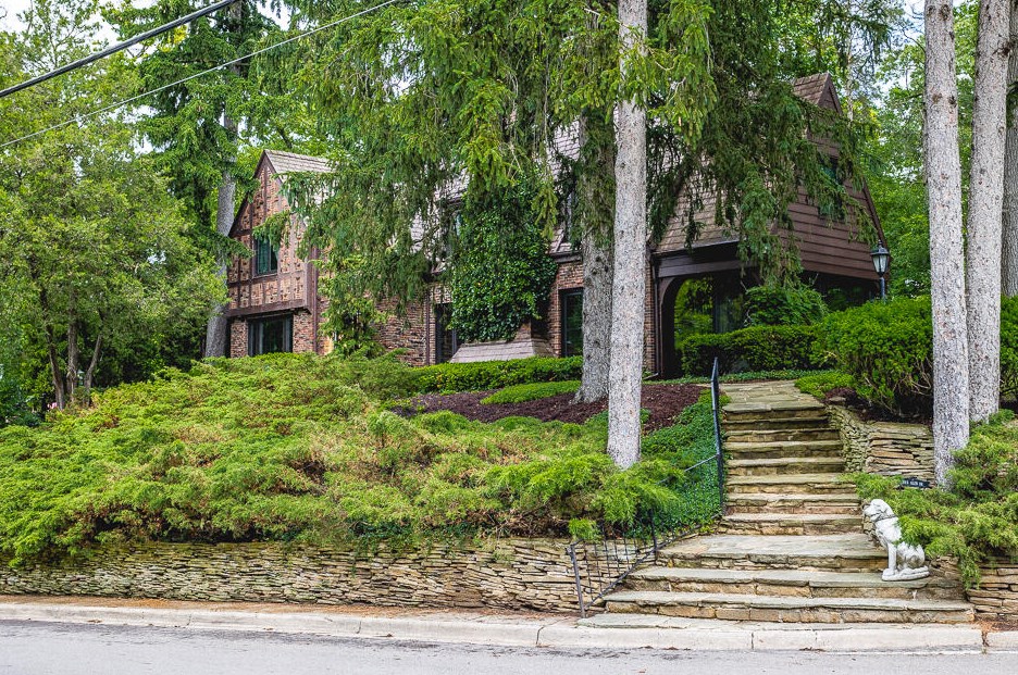 1815 Glen Dr, Jackson MI  49203-3820 exterior