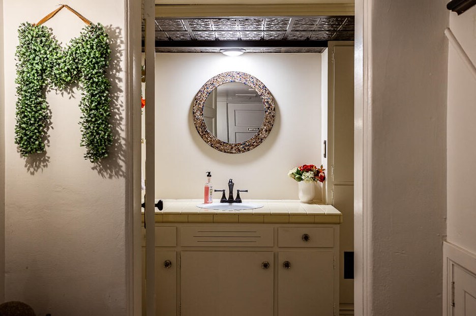 1815 Glen Dr, Jackson MI  49203-3820 exterior