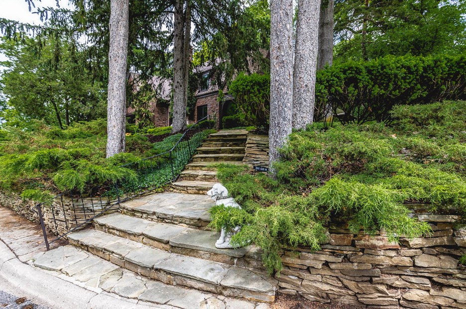 1815 Glen Dr, Jackson MI  49203-3820 exterior