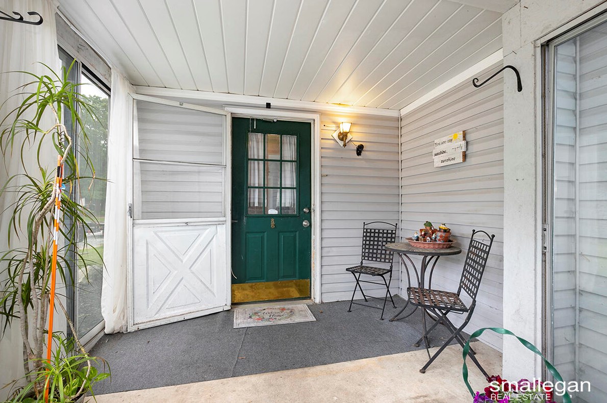 12925 Vly Dr, Wayland MI 49348-9317 exterior