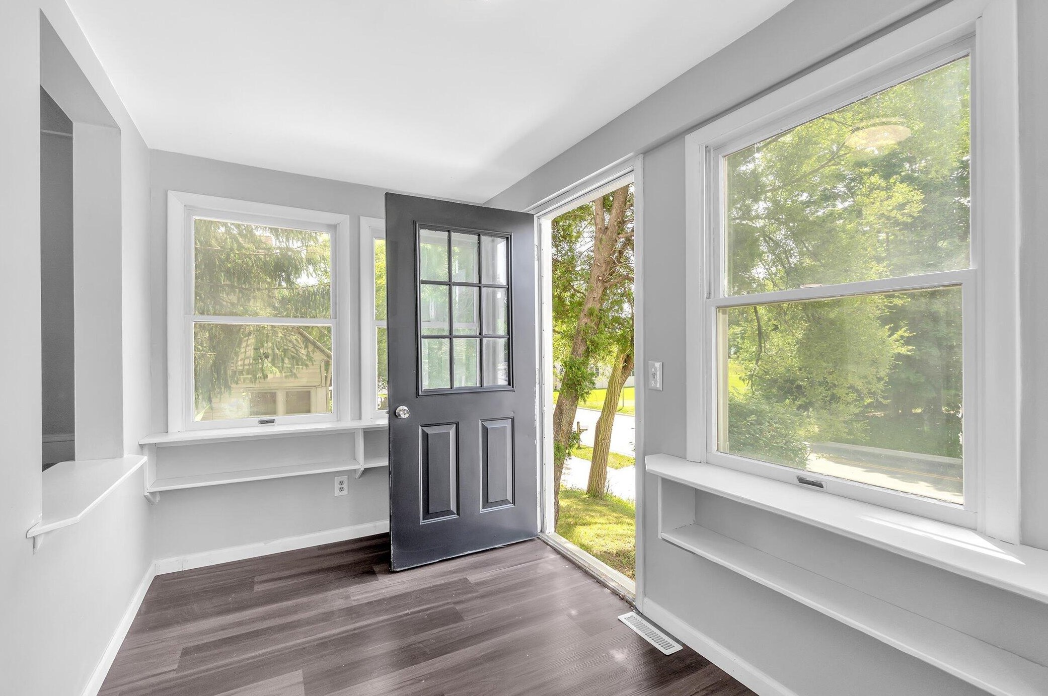 504 Mcdevitt Ave, Jackson MI  49203-5842 exterior