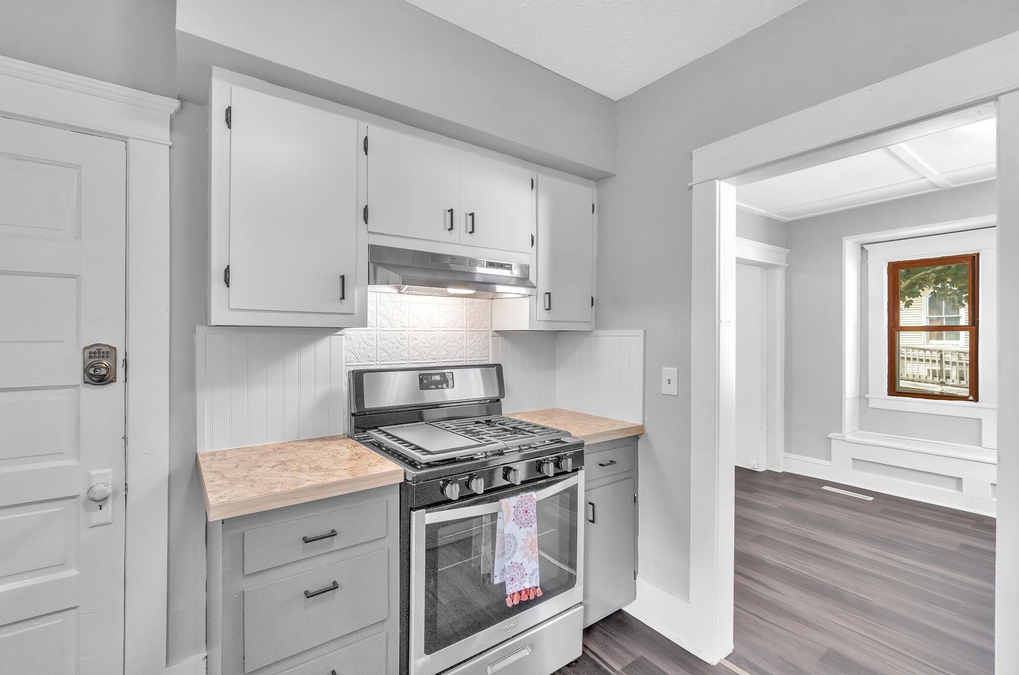 504 Mcdevitt Ave, Jackson MI  49203-5842 exterior