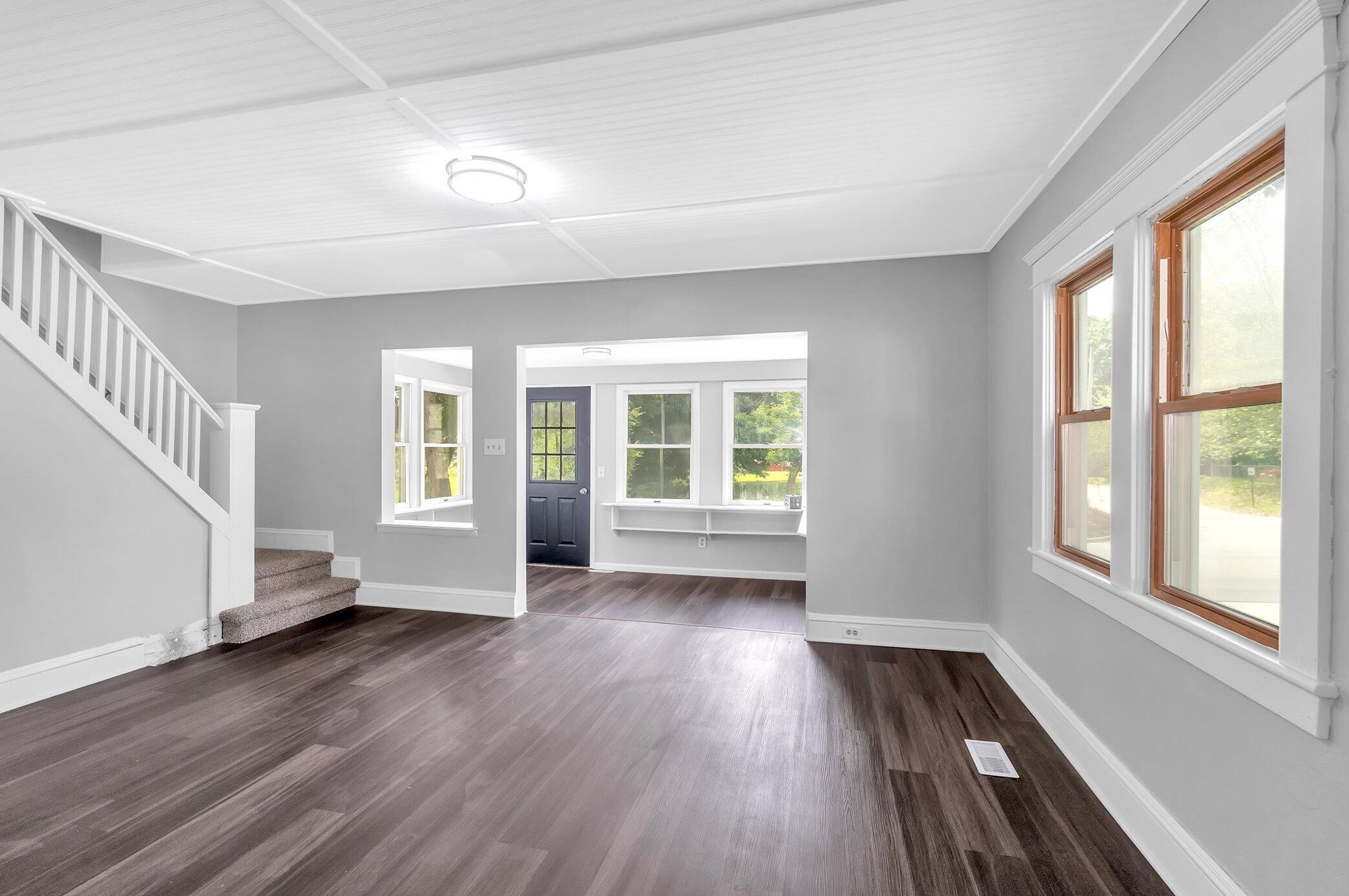 504 Mcdevitt Ave, Jackson MI  49203-5842 exterior