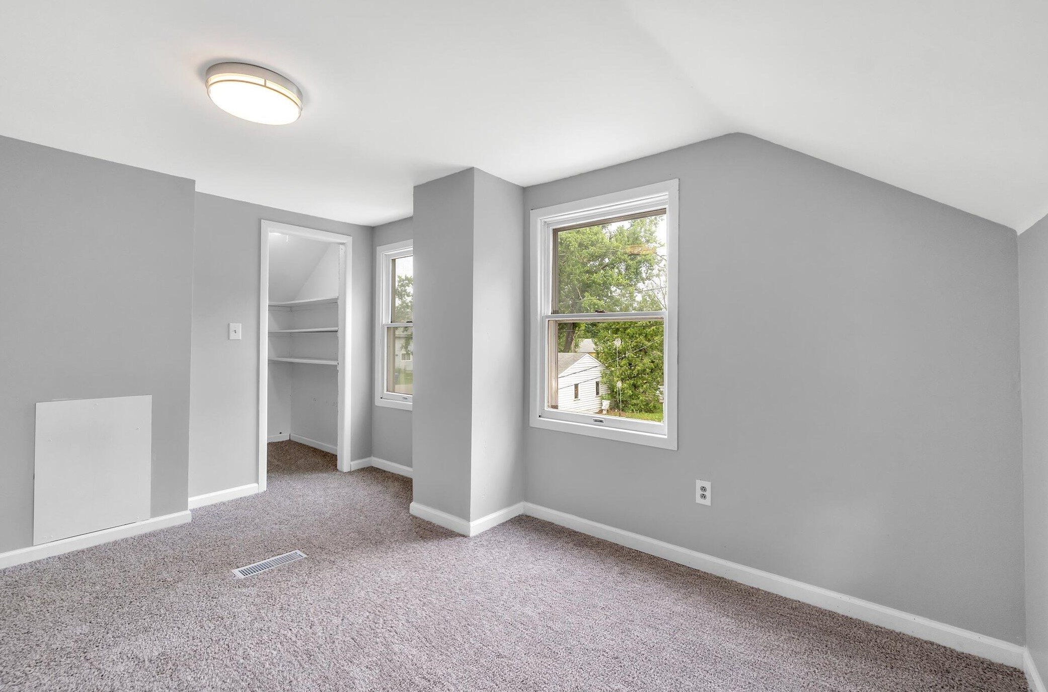 504 Mcdevitt Ave, Jackson MI  49203-5842 exterior