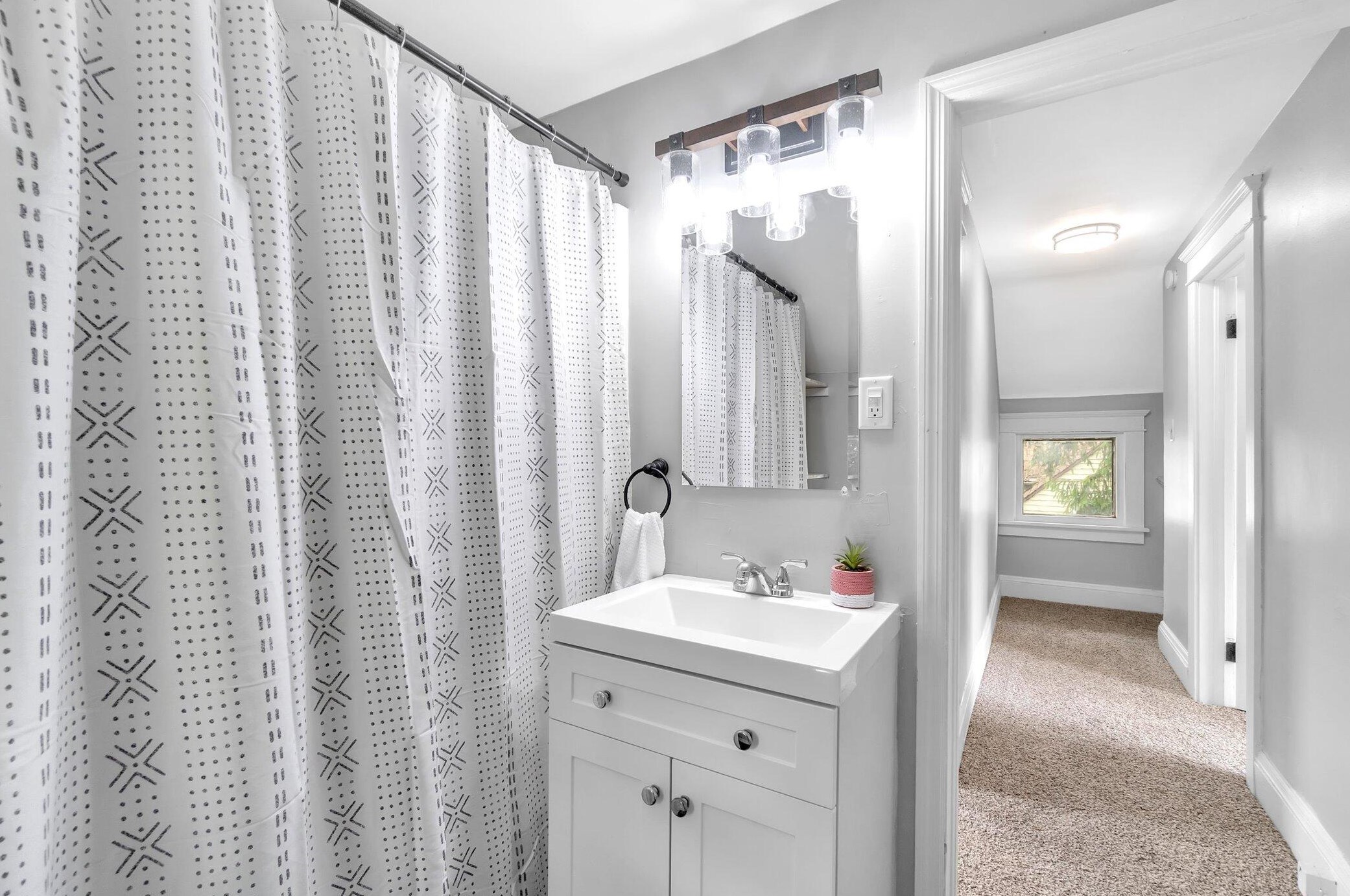 504 Mcdevitt Ave, Jackson MI  49203-5842 exterior