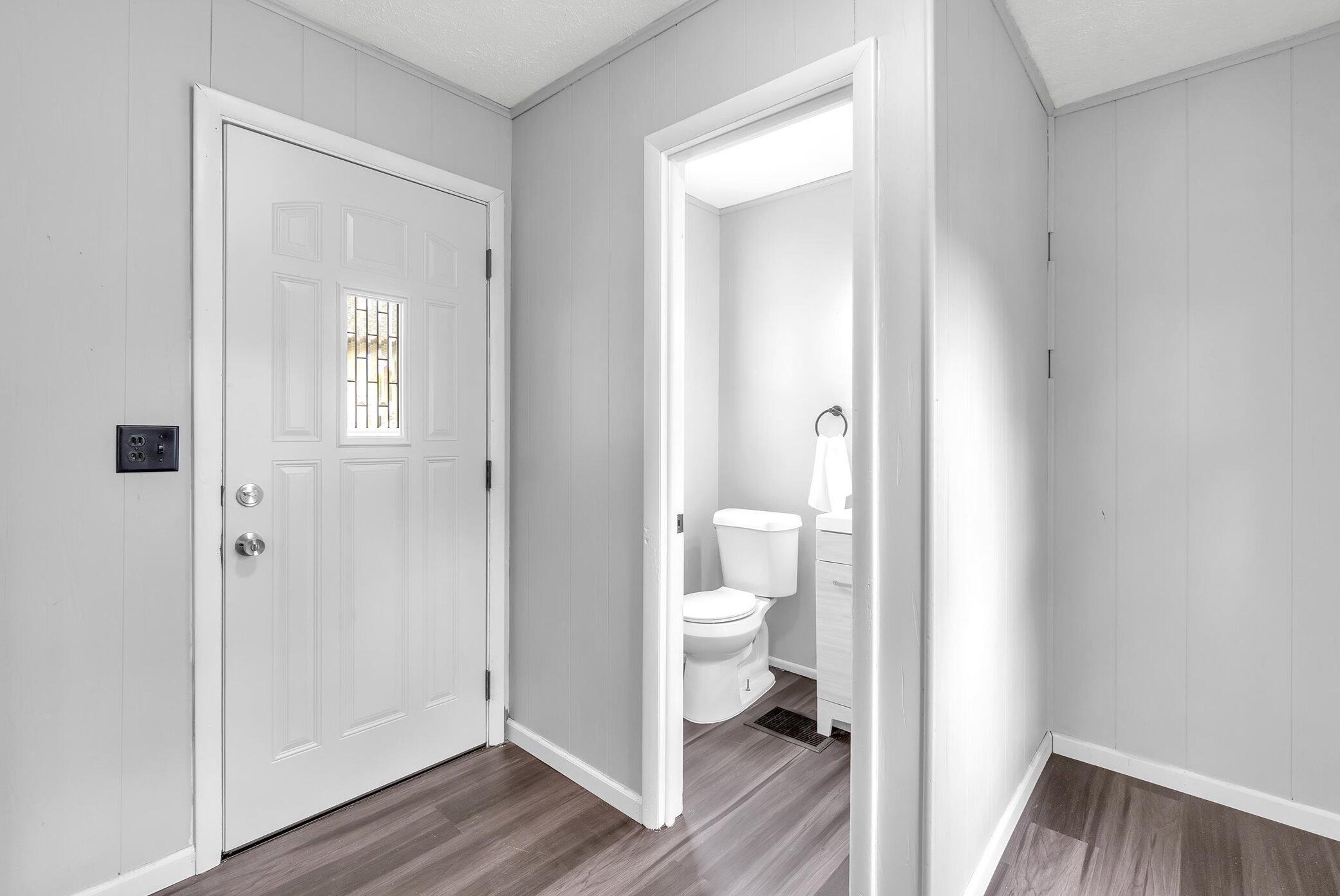 504 Mcdevitt Ave, Jackson MI  49203-5842 exterior