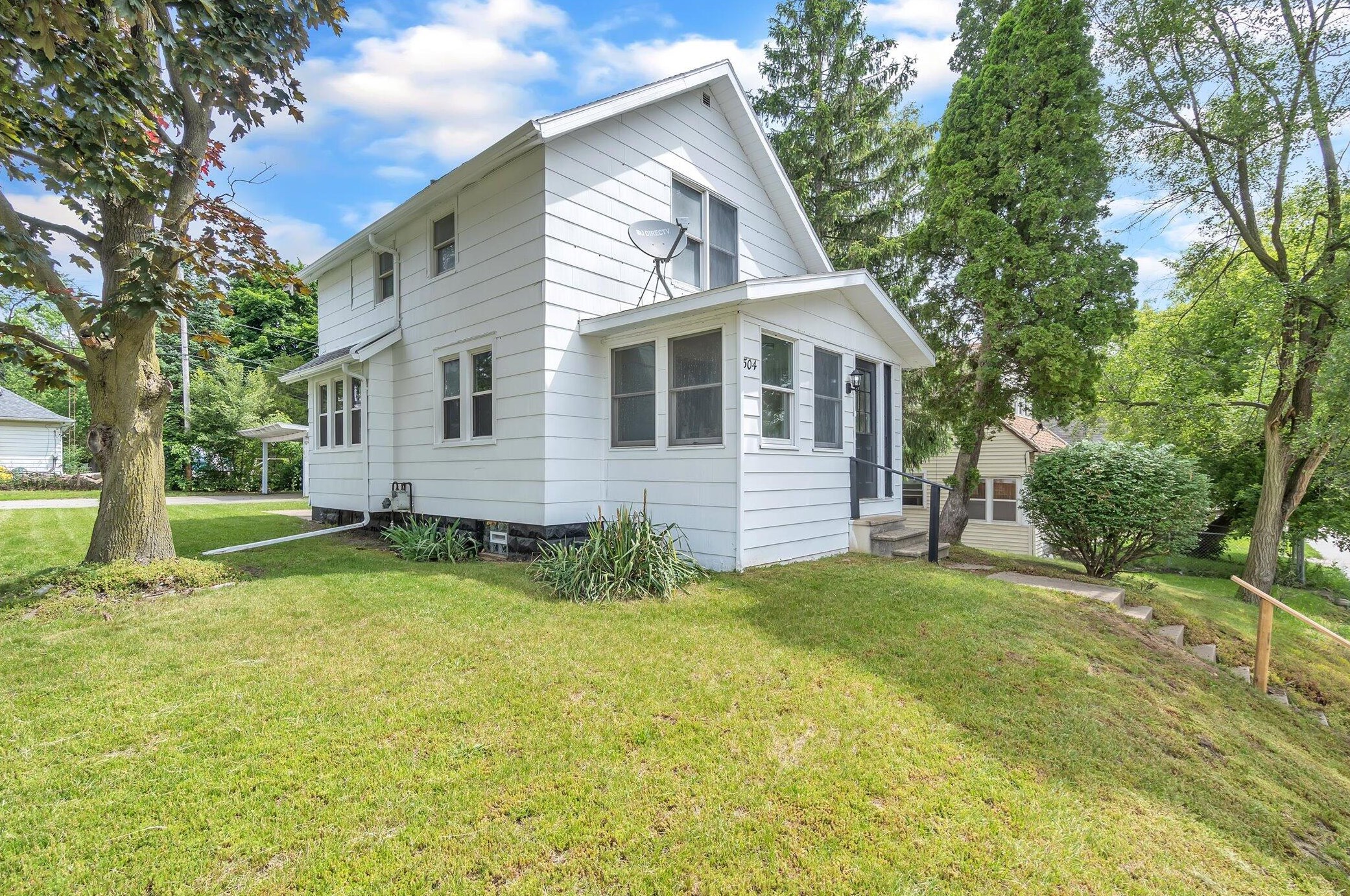 504 Mcdevitt Ave, Jackson MI  49203-5842 exterior