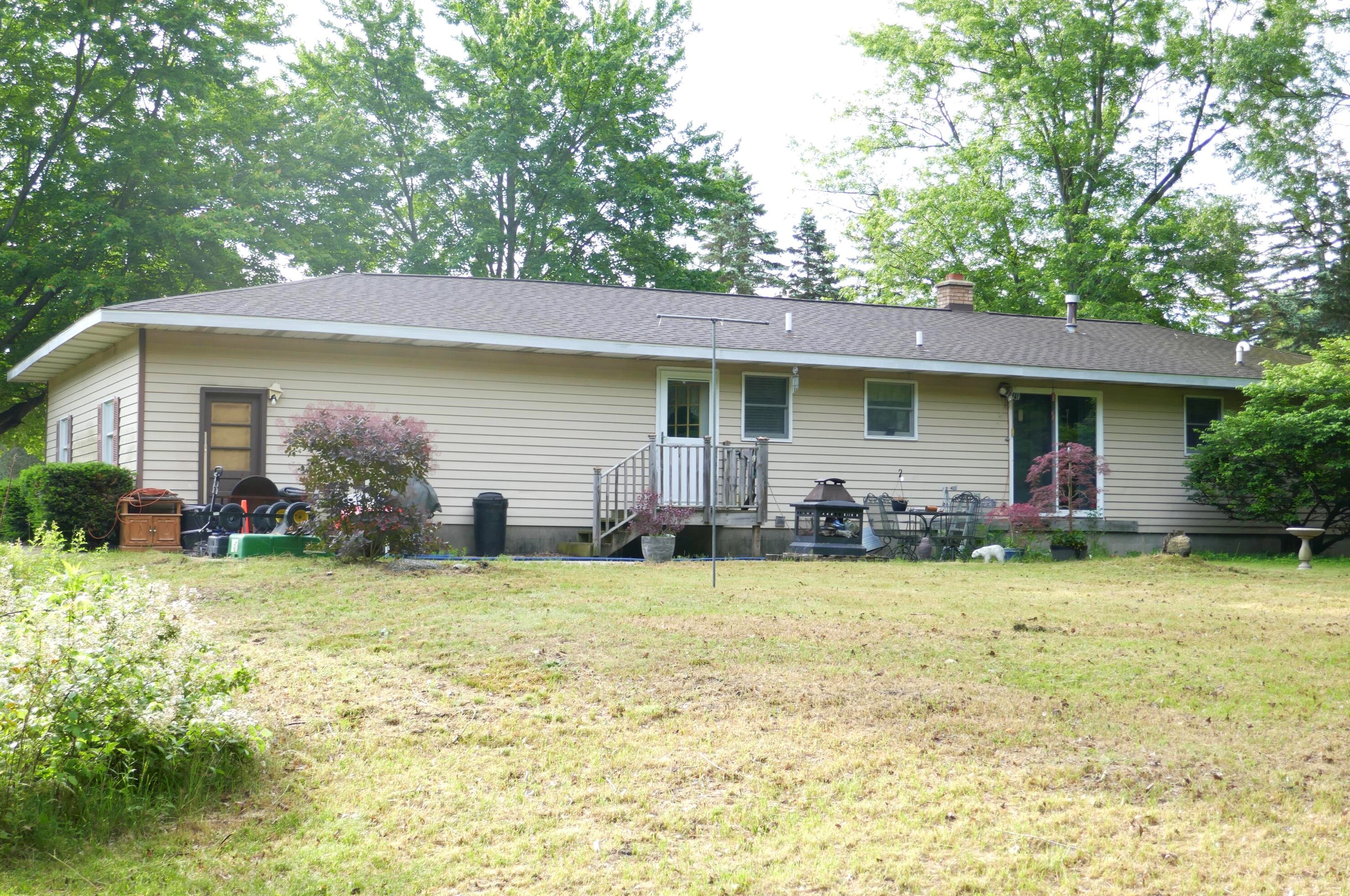 4661 Sheridan Dr, Meskegon MI 49442-6236 exterior