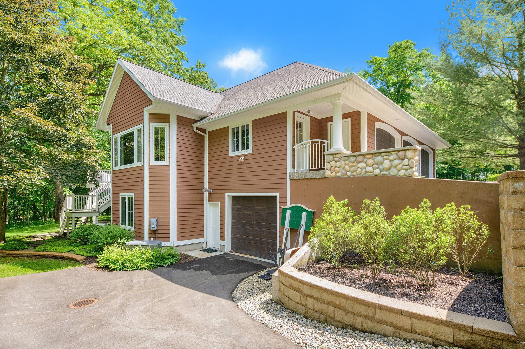 622 Steketee Rd, Ada MI 49301-8765 exterior