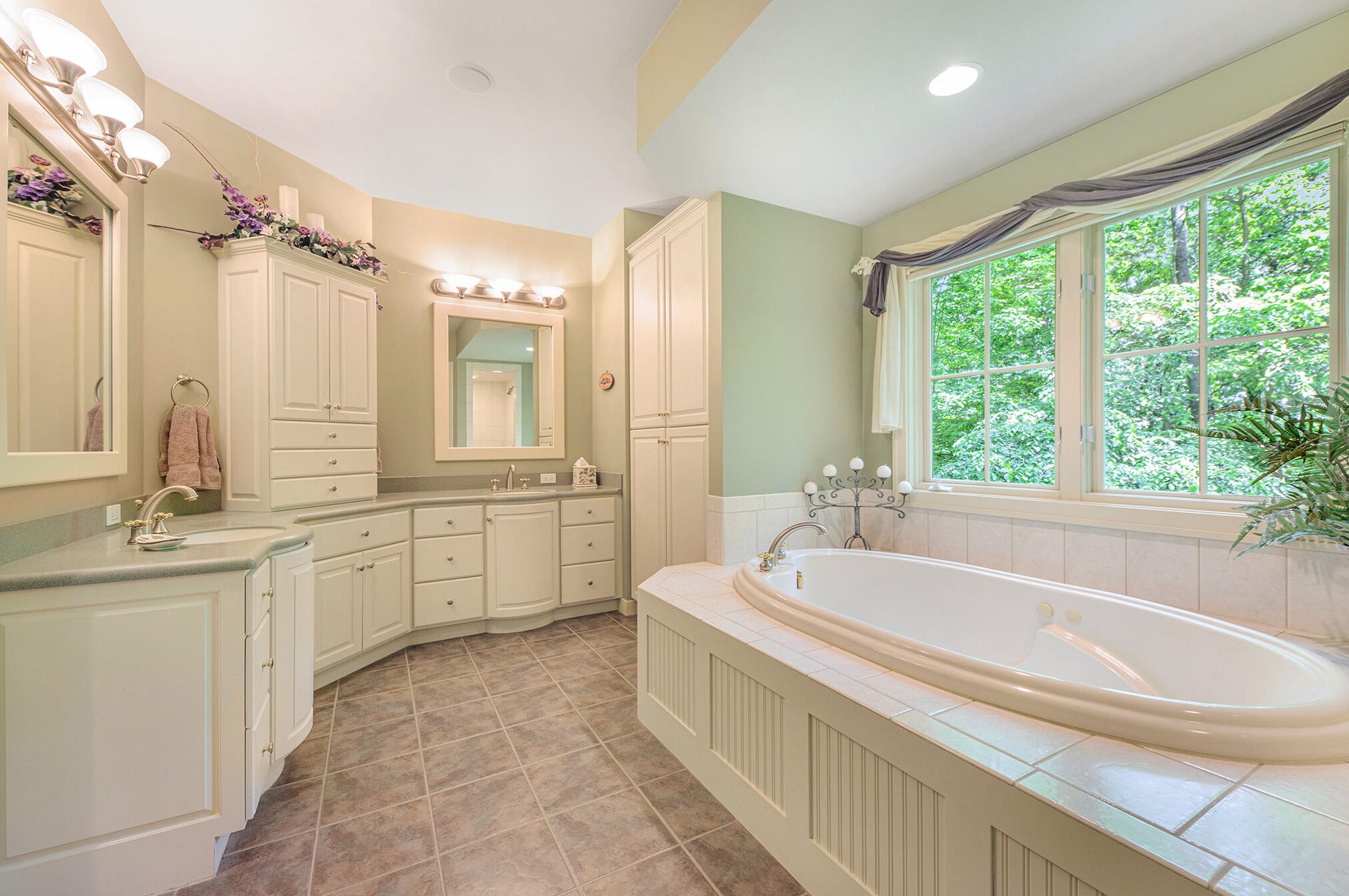 622 Steketee Rd, Ada MI 49301-8765 exterior