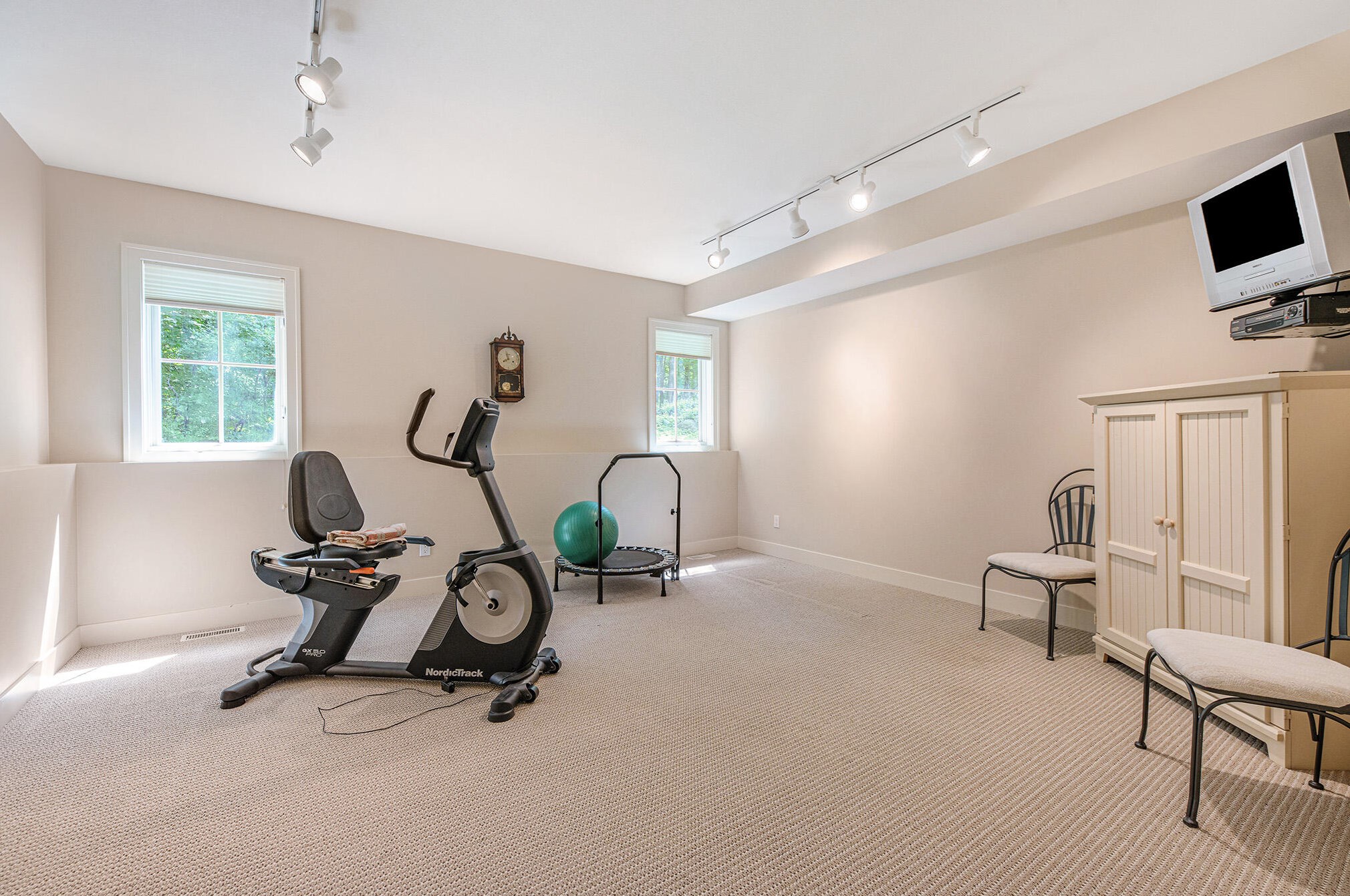 622 Steketee Rd, Ada MI 49301-8765 exterior