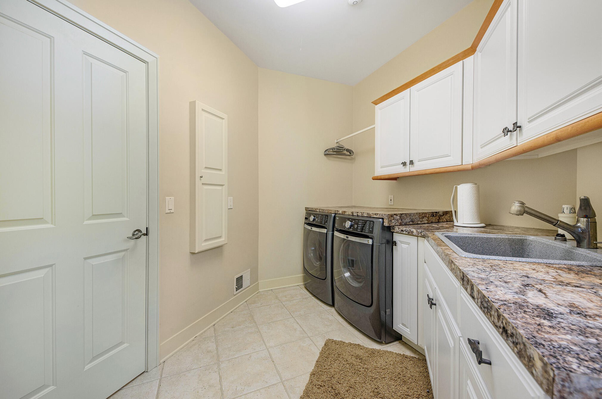 622 Steketee Rd, Ada MI 49301-8765 exterior