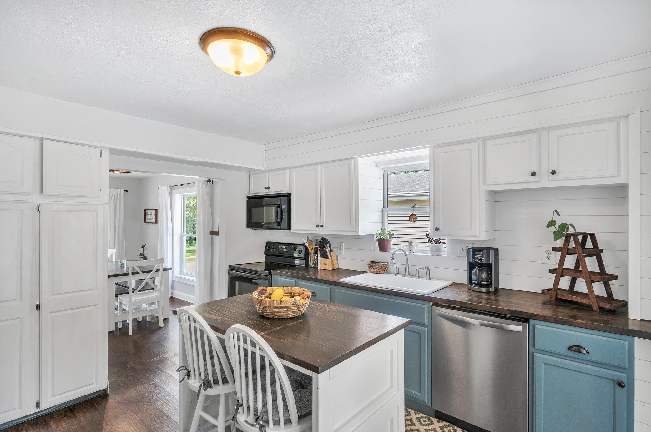 159 Olmstead St, Sparta MI  49345-1123 exterior