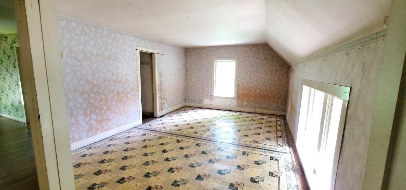 3594 Walker Ave, Grand Rapids MI  49544-9778 exterior