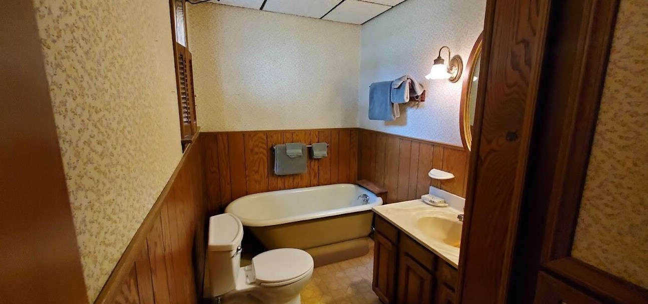 3594 Walker Ave, Grand Rapids MI  49544-9778 exterior