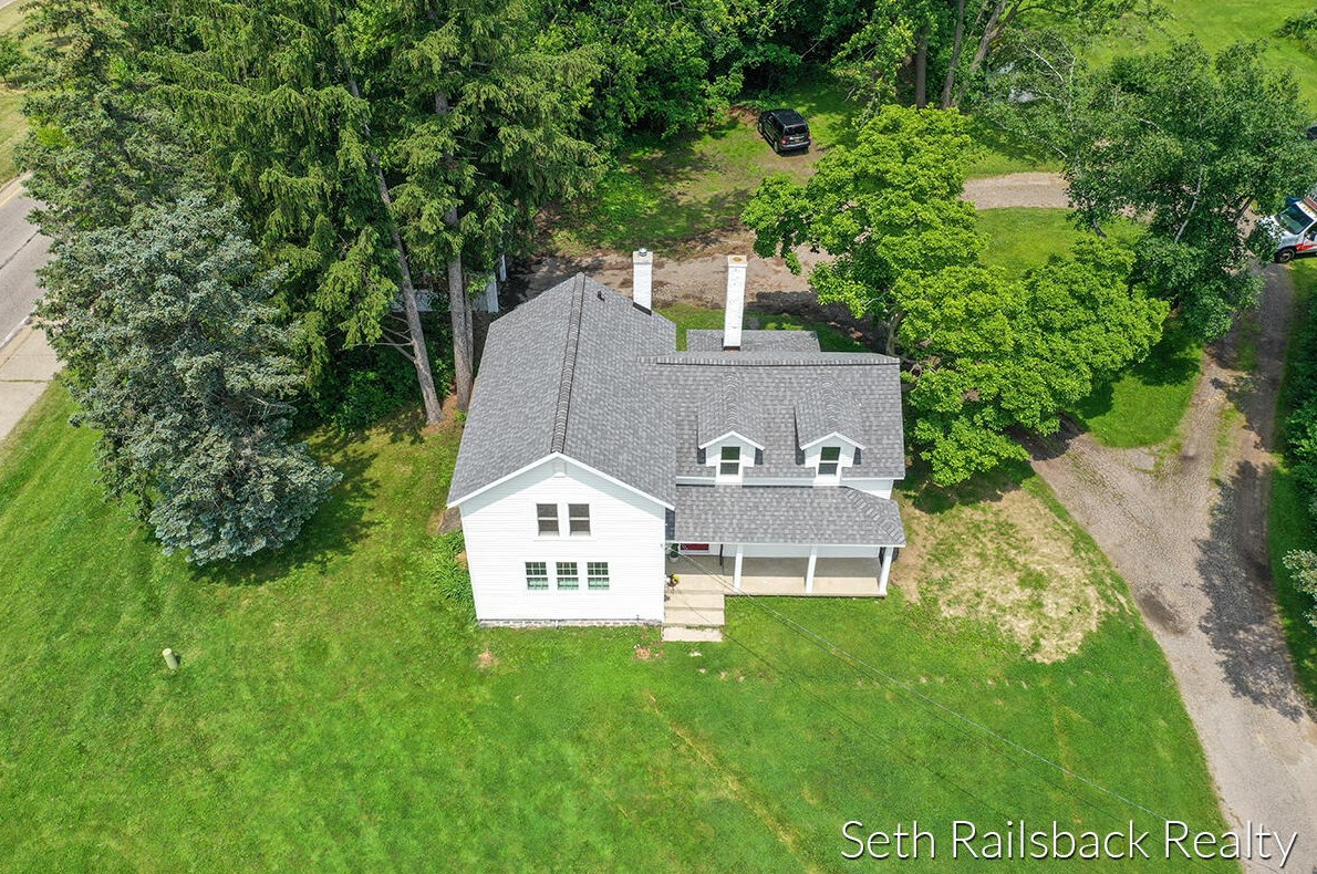 3247 Fulton St, Grand Rapids MI  49546-1302 exterior