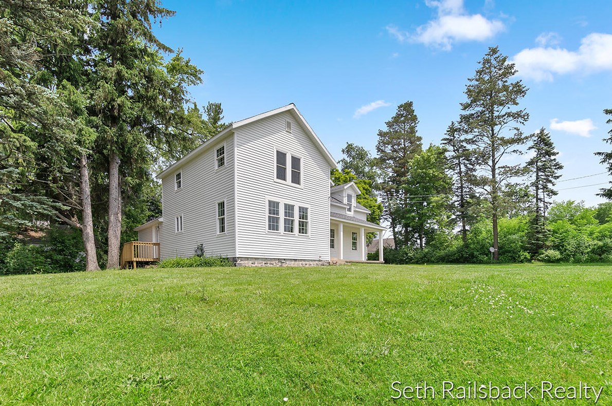 3247 Fulton St, Grand Rapids MI  49546-1302 exterior