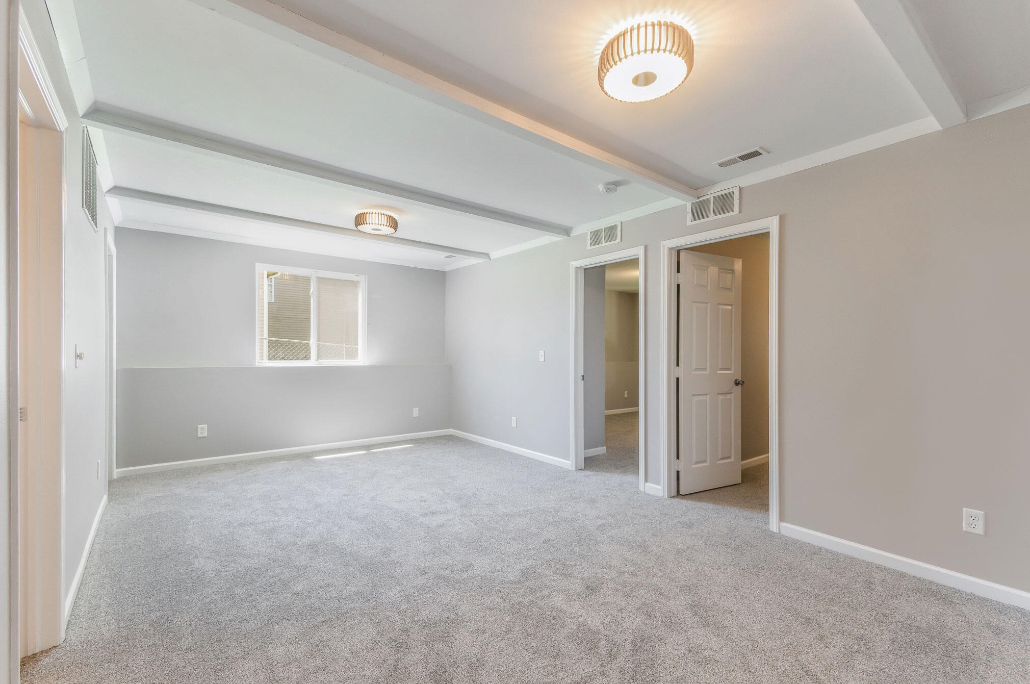 4647 Torrington Dr, Grand Rapids MI  49512-5289 exterior