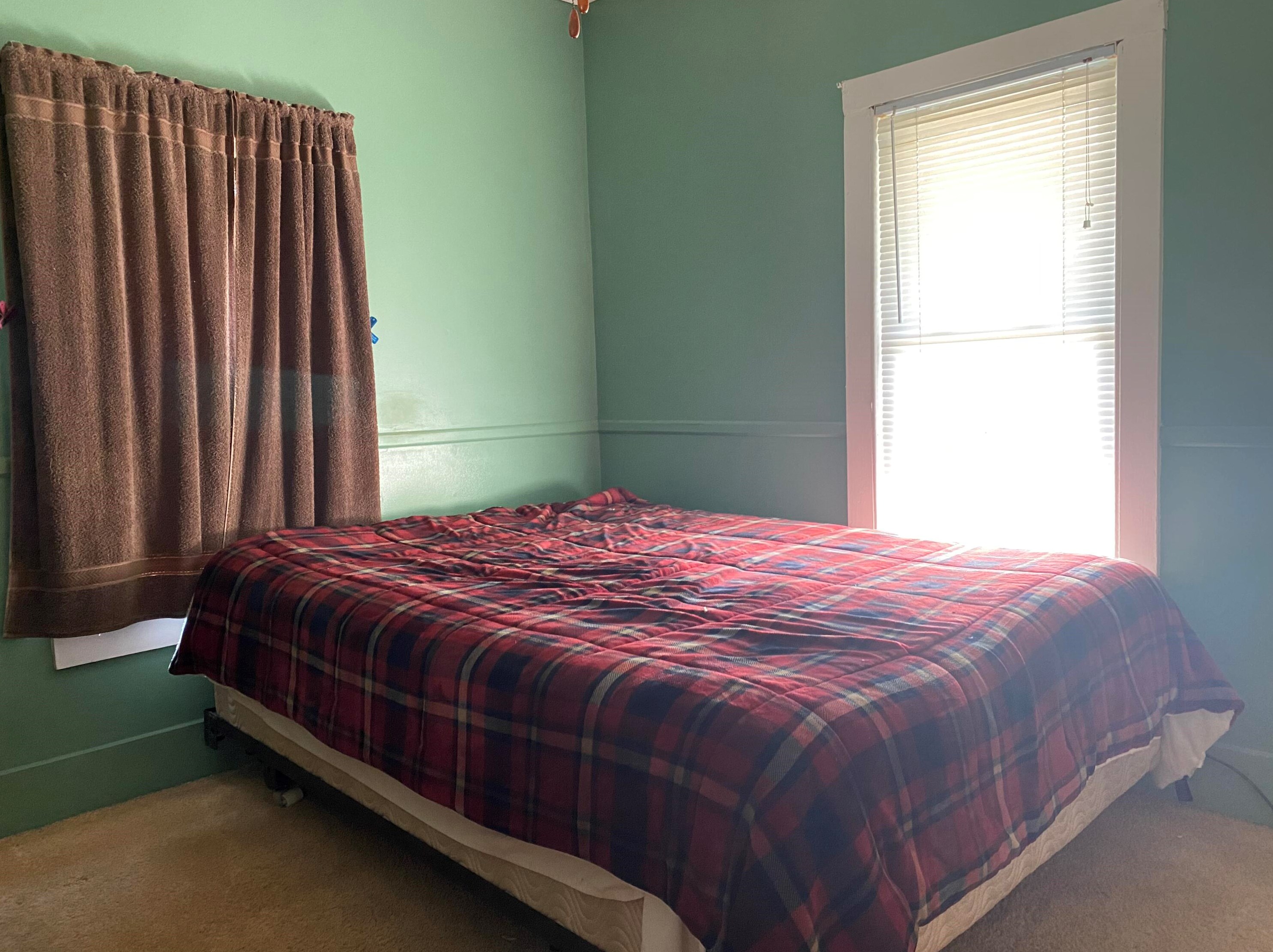 1433 Emerson Ave, Grand Rapids MI 49544-1717 exterior