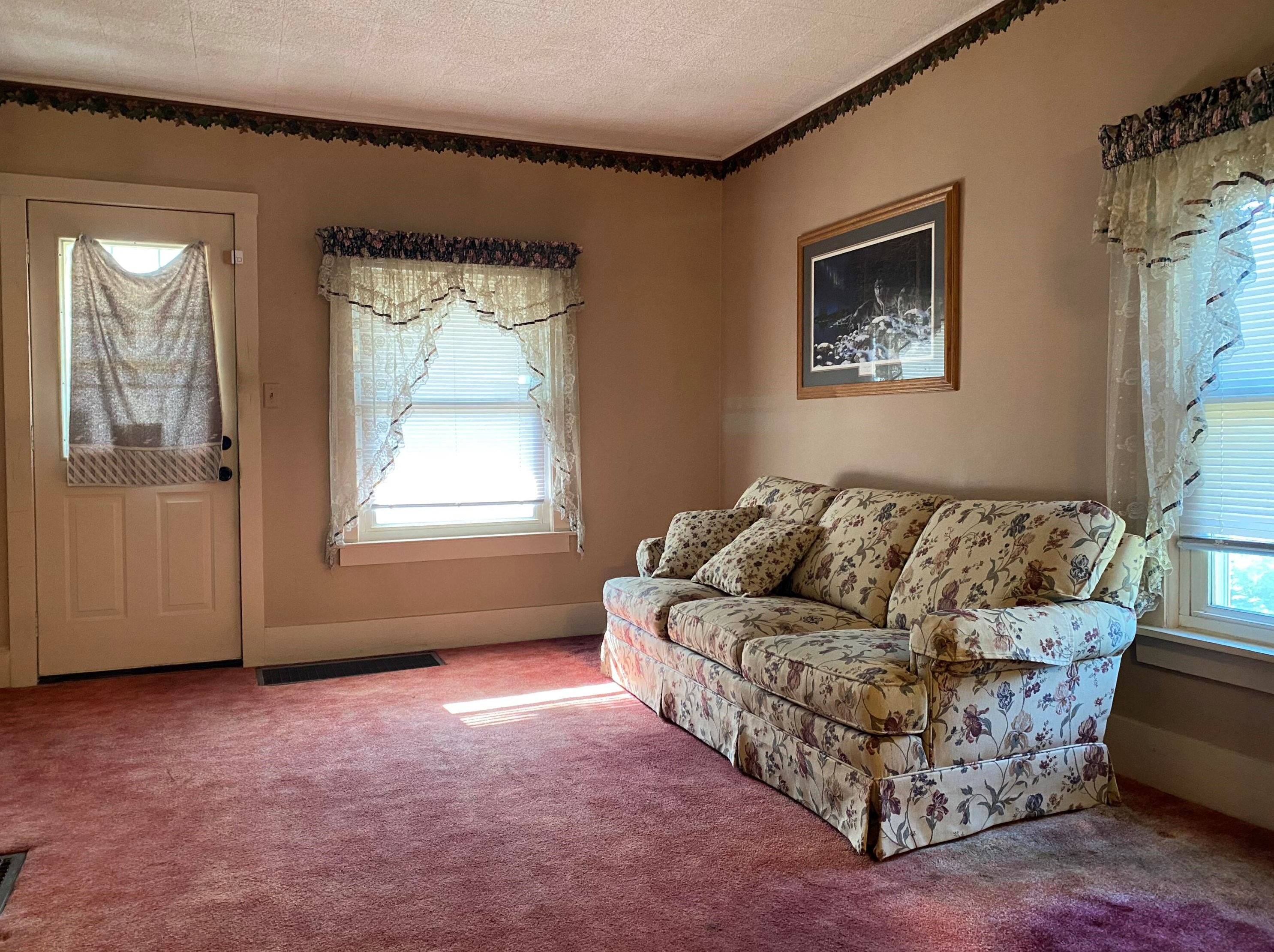 1433 Emerson Ave, Grand Rapids MI 49544-1717 exterior