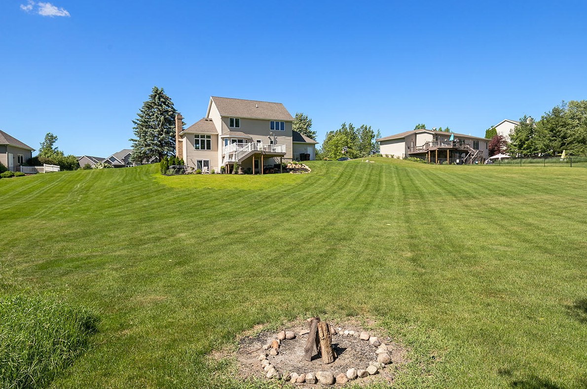 5814 Cannon Hills Dr, Ada MI 49301-8835 exterior