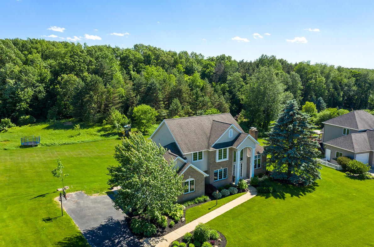 5814 Cannon Hills Dr, Ada MI 49301-8835 exterior