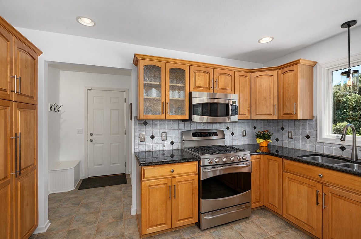 5814 Cannon Hills Dr, Ada MI 49301-8835 exterior