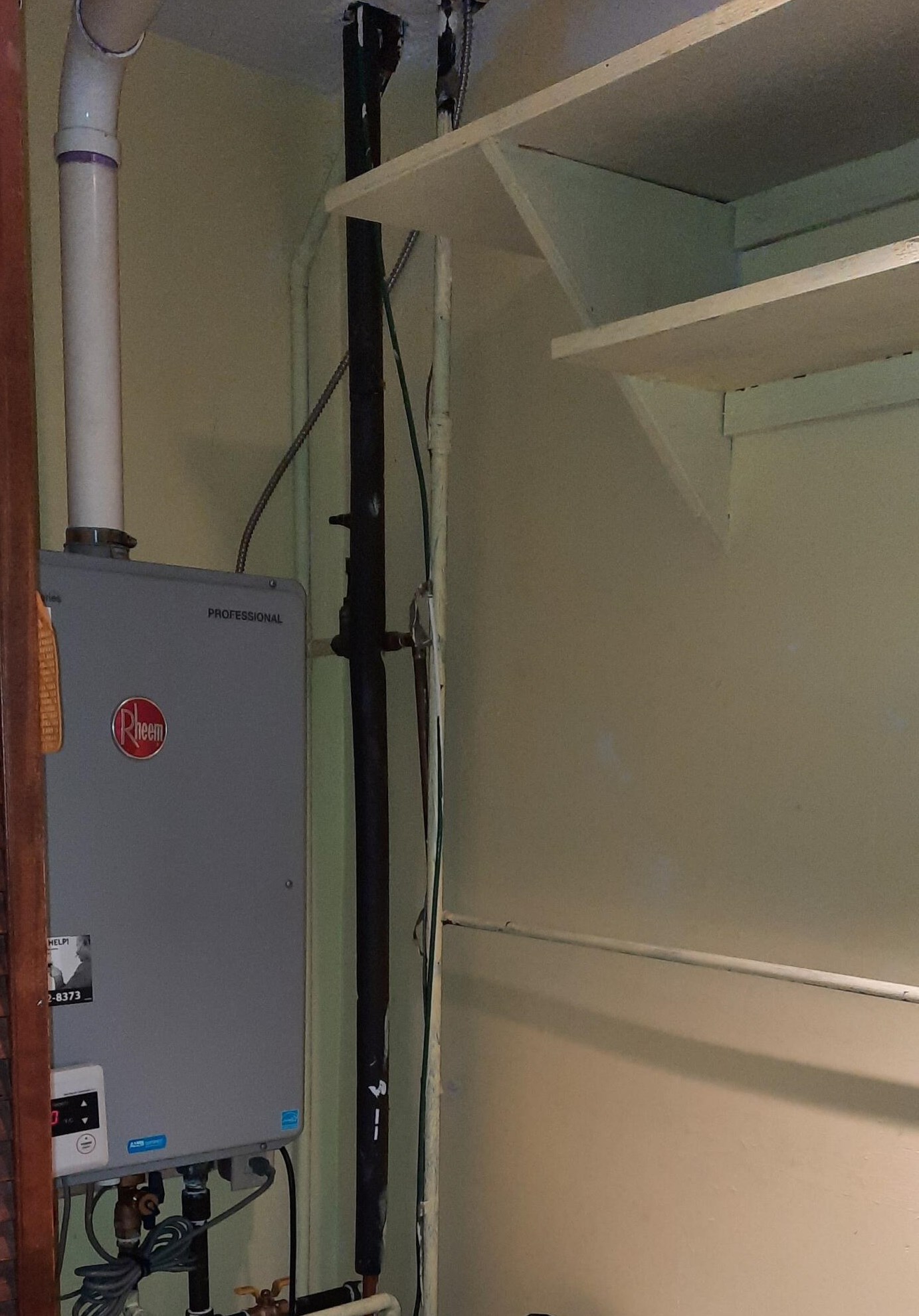 6286 Grand Riv Dr, Ada MI 49301-9503 exterior