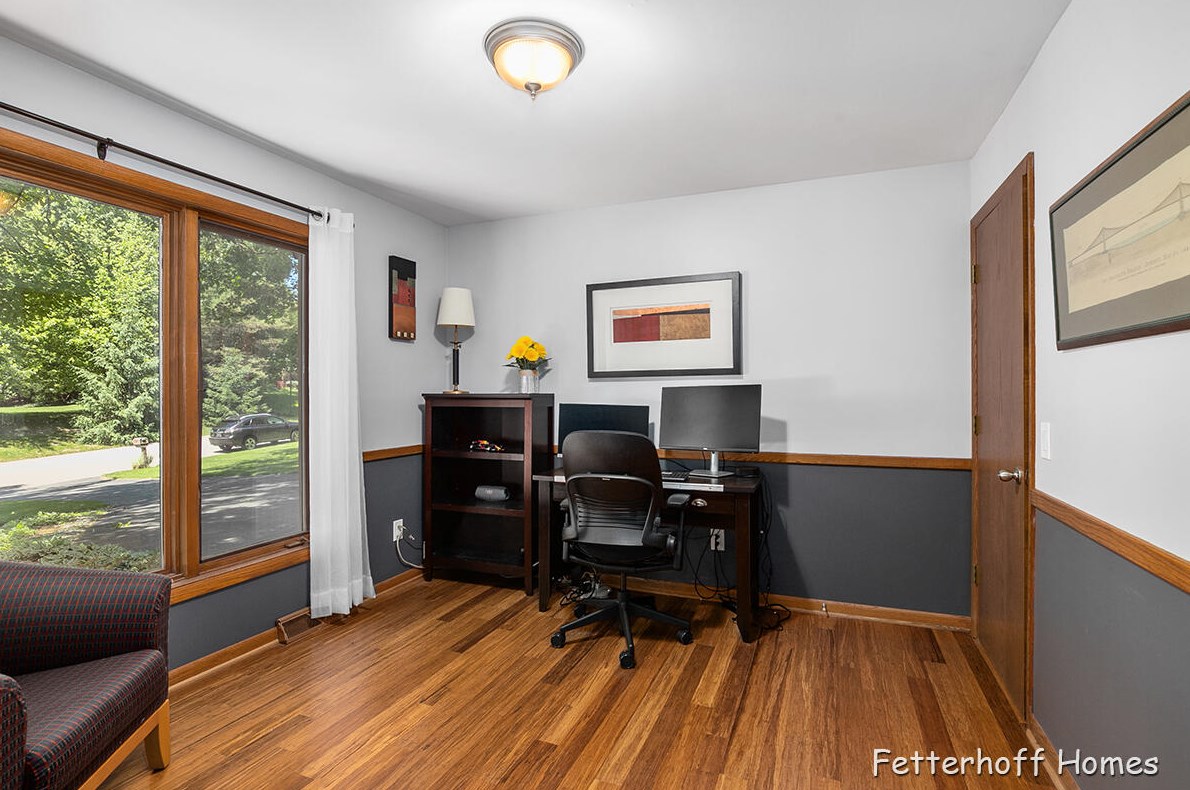 7658 Candlewood Dr, Ada MI 49301-9348 exterior