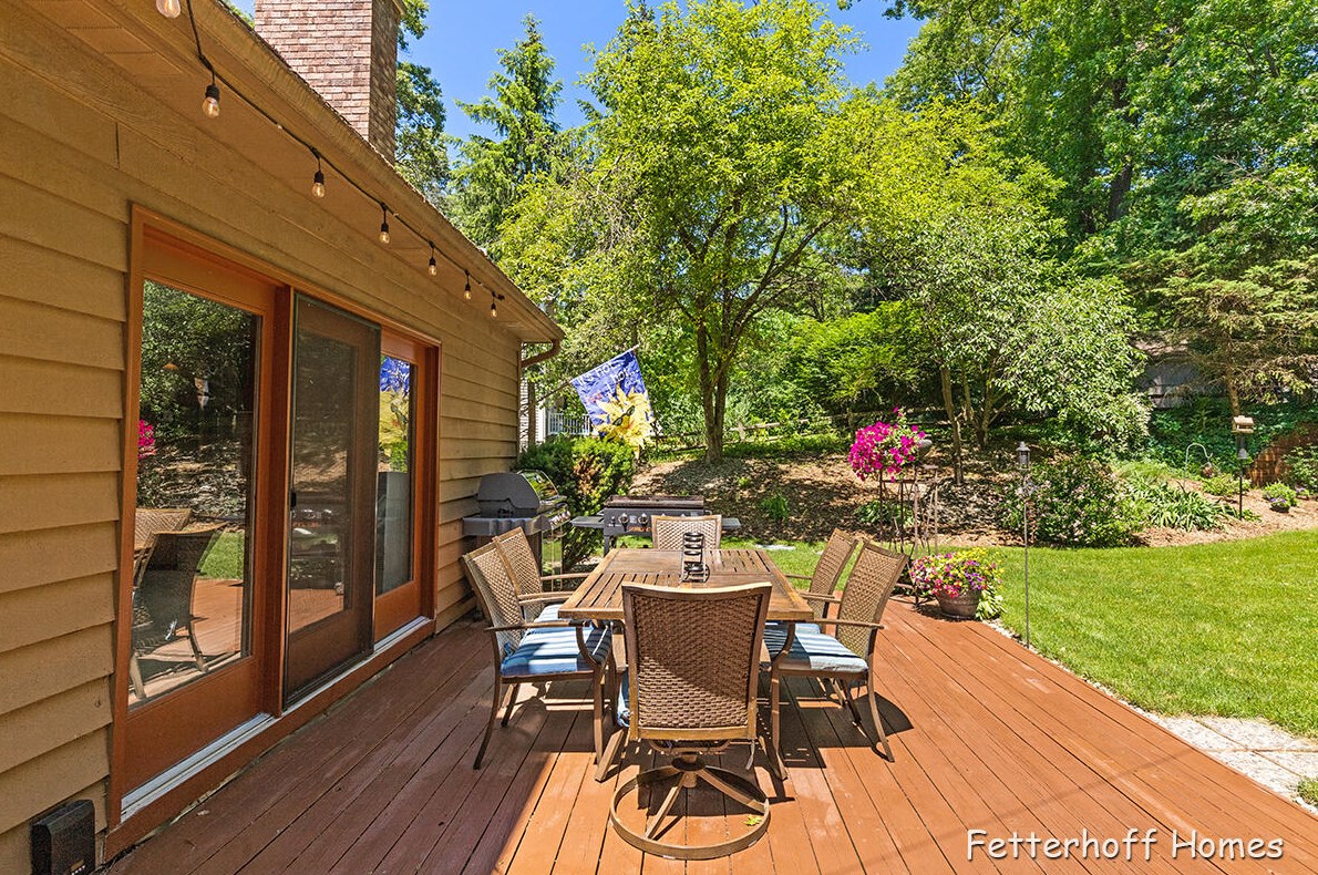 7658 Candlewood Dr, Ada MI 49301-9348 exterior