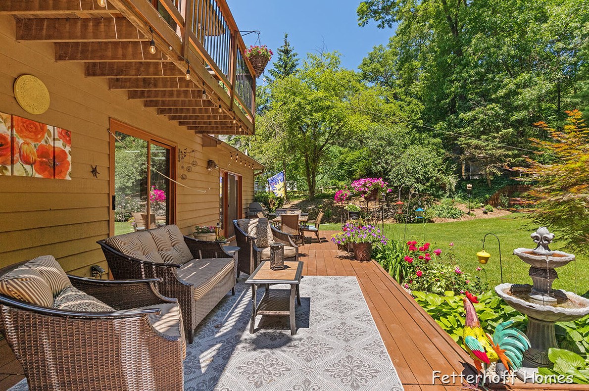 7658 Candlewood Dr, Ada MI 49301-9348 exterior