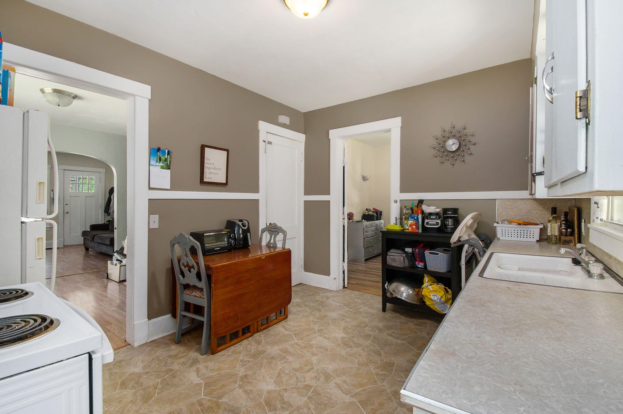 1608 Bank St, Kalamazoo MI 49001-2909 exterior