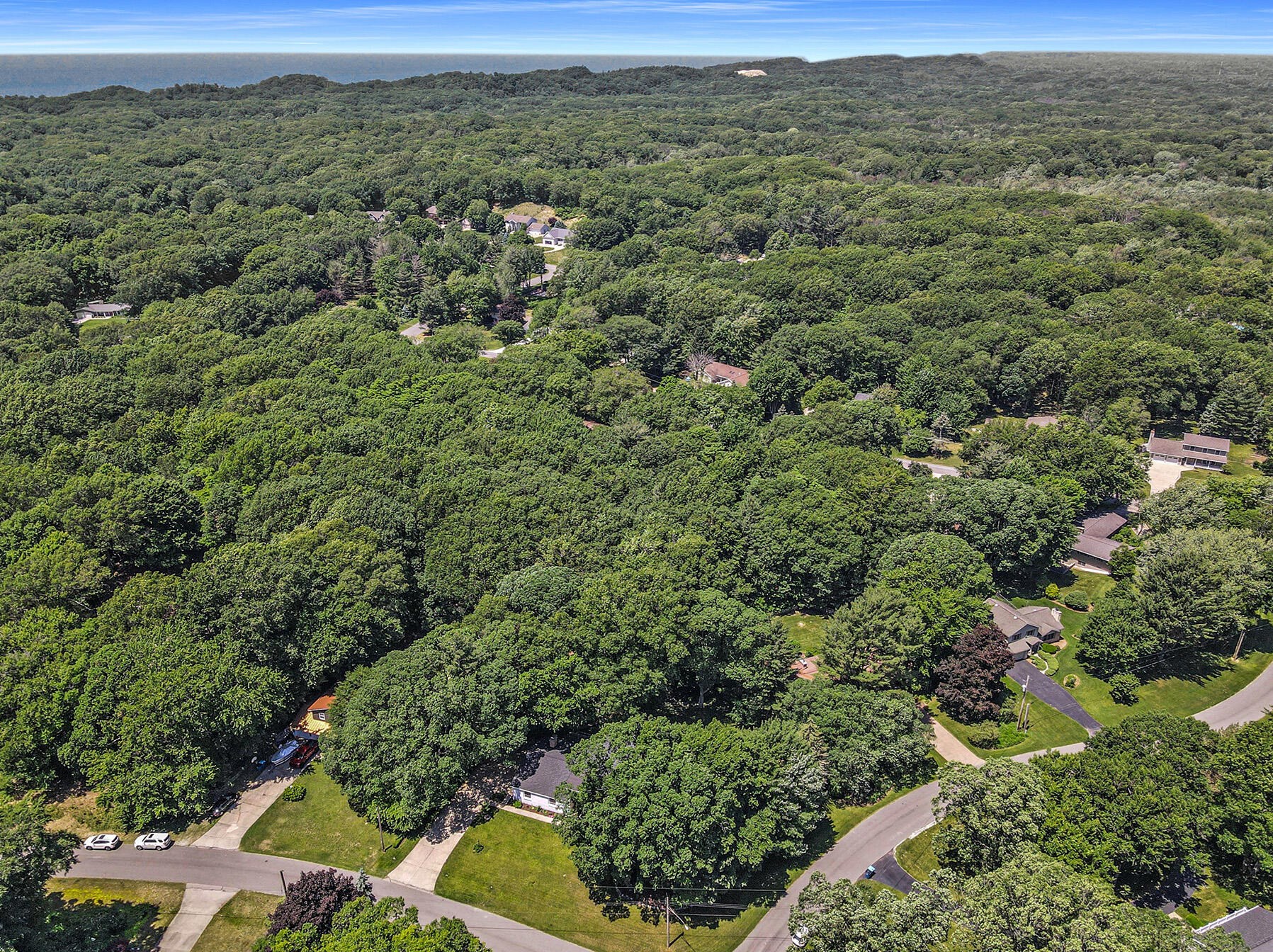 18547 Pawnee Dr, Spring Lake MI  49456-9416 exterior