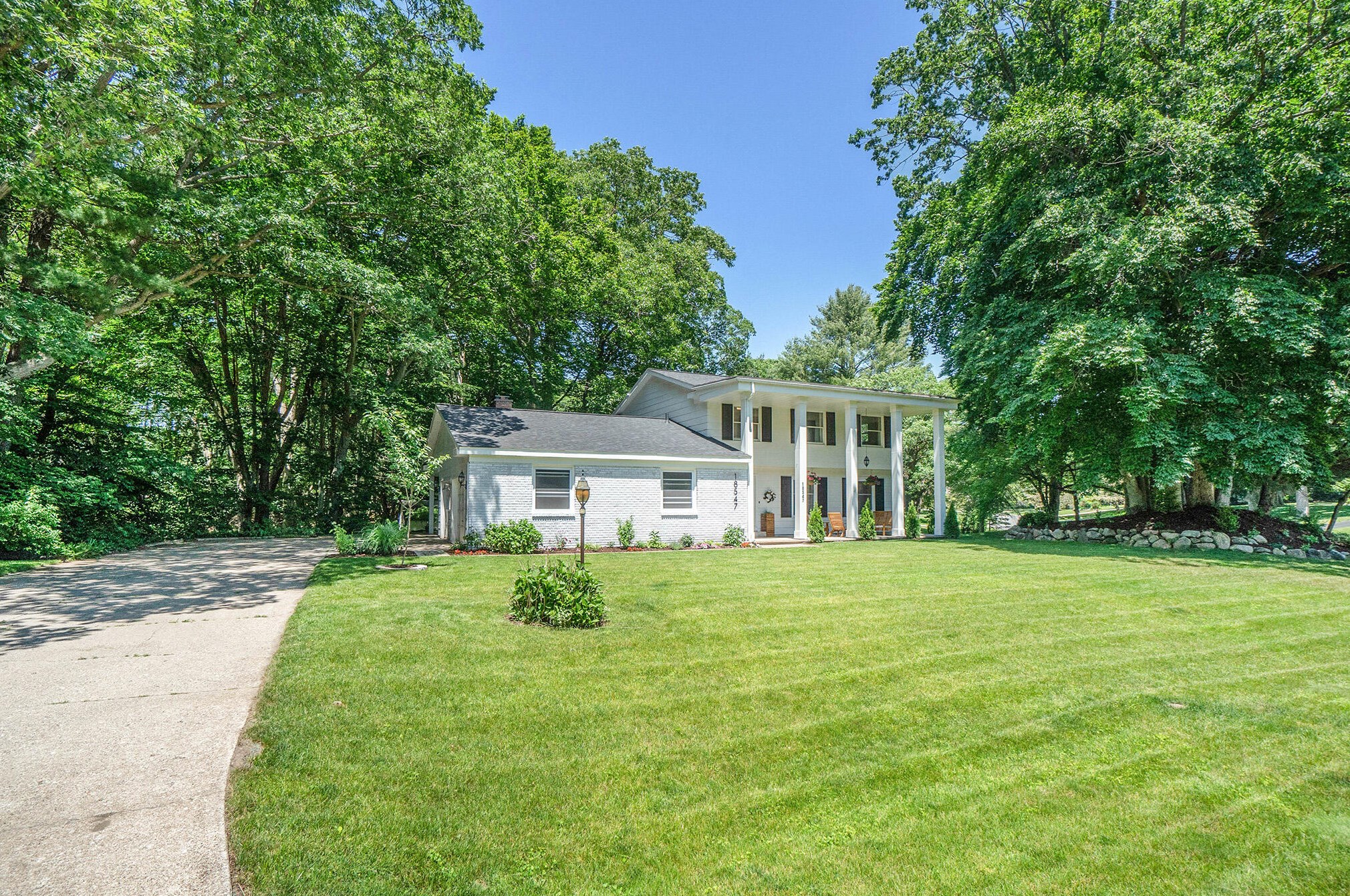 18547 Pawnee Dr, Spring Lake MI  49456-9416 exterior