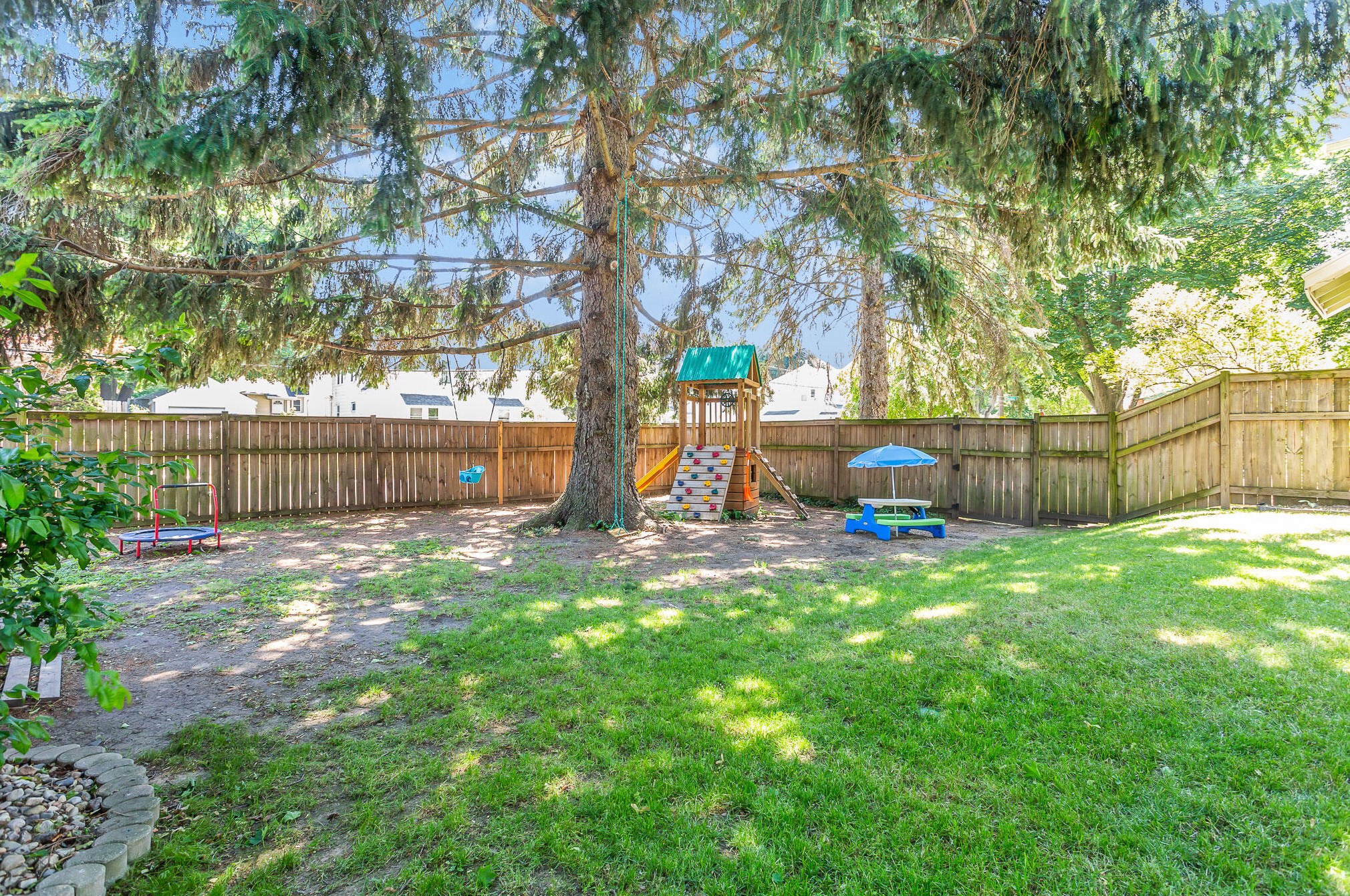 753 Innes St, Grand Rapids MI 49503-3518 exterior