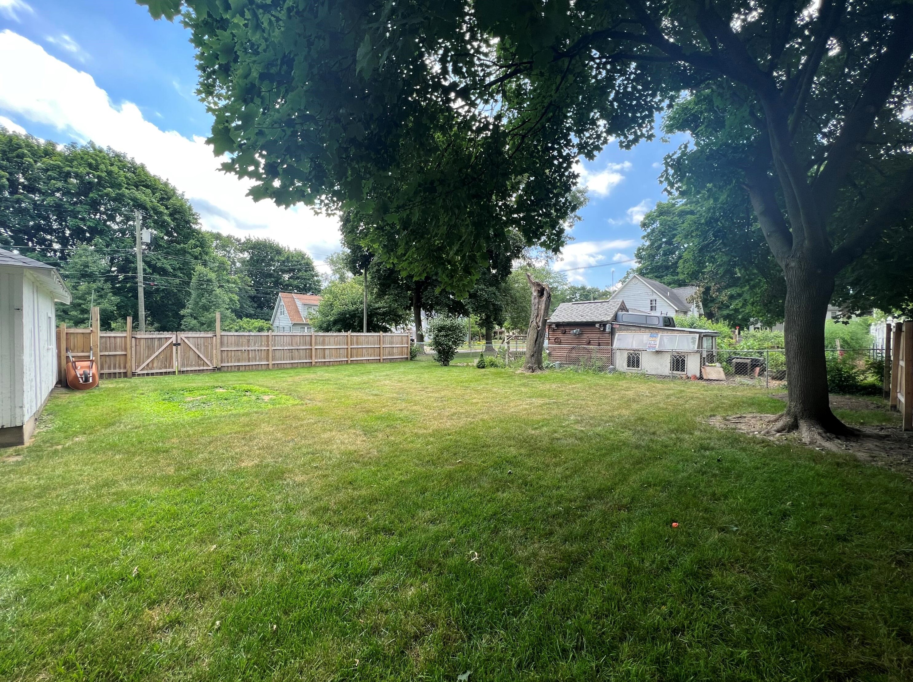 224 Liberty St, Marshall MI 49068-1225 exterior