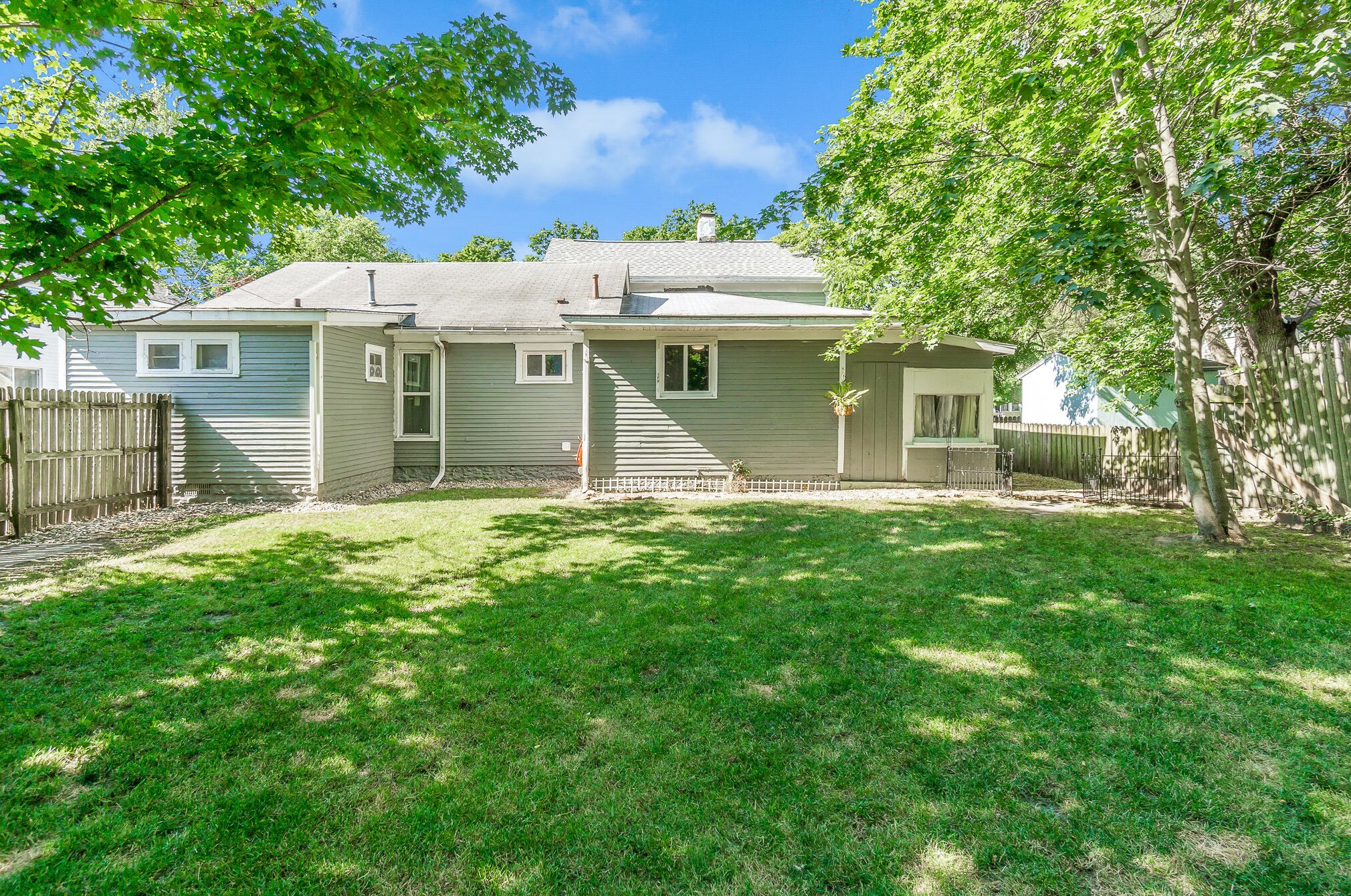 314 Elm St, Paw Paw MI  49079-1313 exterior