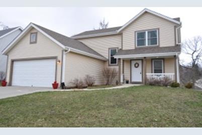 1030 Dresser Ave Waukesha Wi 53188 Mls 1304875 Coldwell Banker