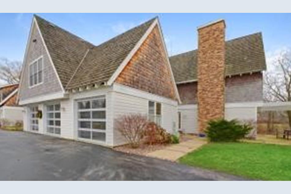 11221 N Parkview Dr, Mequon, WI 53092 MLS 1455453 Coldwell Banker