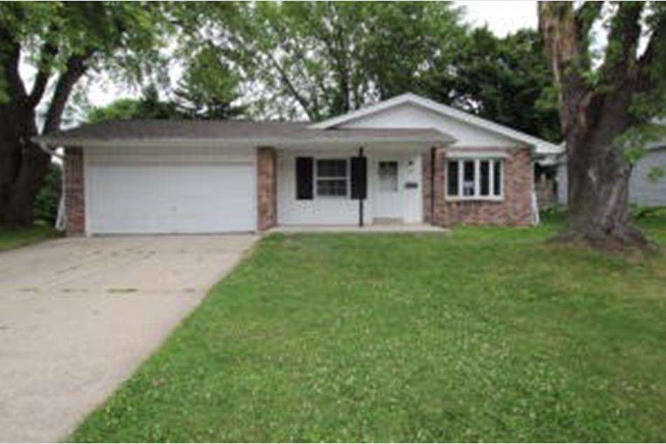 607 N 18th Ave, West Bend, WI 53090 MLS 1489490 Coldwell Banker