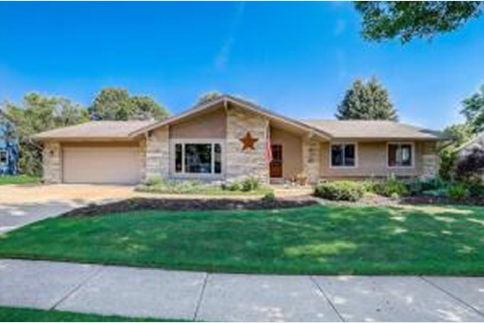 8801 Glenwood Dr, Greendale, WI 53129 MLS 1745919 Coldwell Banker