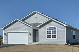 424 Cumberland Dr, Williams Bay, WI 53191 - Photo 1