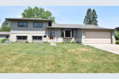 706 W Rogers St, Hartford, WI 53027 - Photo 1