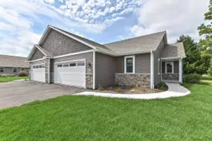 319 N Trailview Circle, Racine, WI 53185 - Photo 1