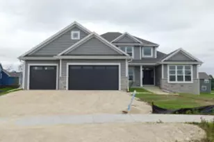 692 Hummingbird Ct, Grafton, WI 53024 - Photo 1