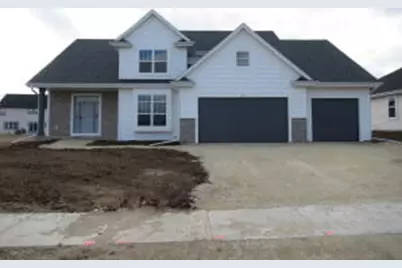 536  Woodside Ct, West Bend, WI 53095 - Photo 1