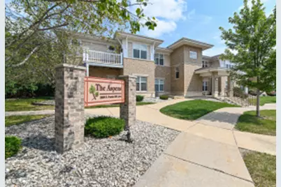 3960 S Prairie Hill Ln, Greenfield, WI 53228 - Photo 1