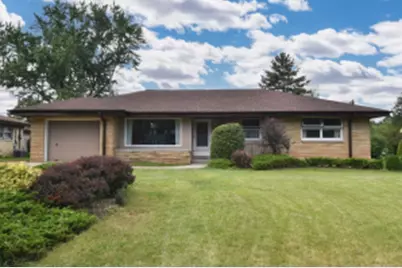 5720 W Jackson Park Dr, Milwaukee, WI 53219 - Photo 1