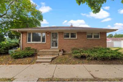 6403 W Lancaster Ave, Milwaukee, WI 53218 - Photo 1