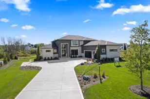 4770 Westridge Dr, Brookfield, WI 53045 - Photo 1